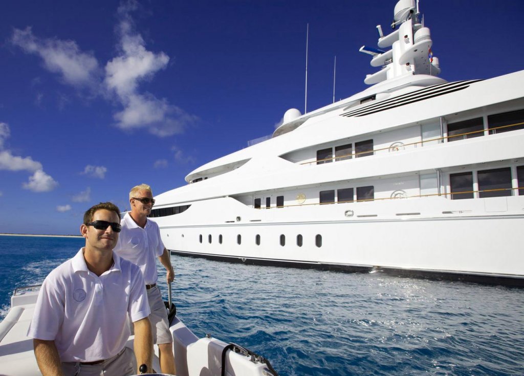 luxury yachts crew jobs
